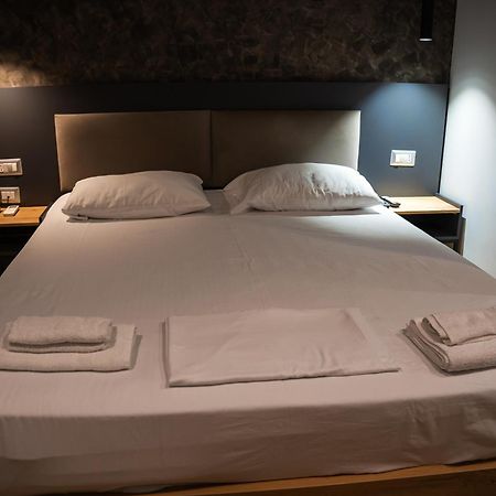 Center Boutique Hotel Tiranë Luaran gambar
