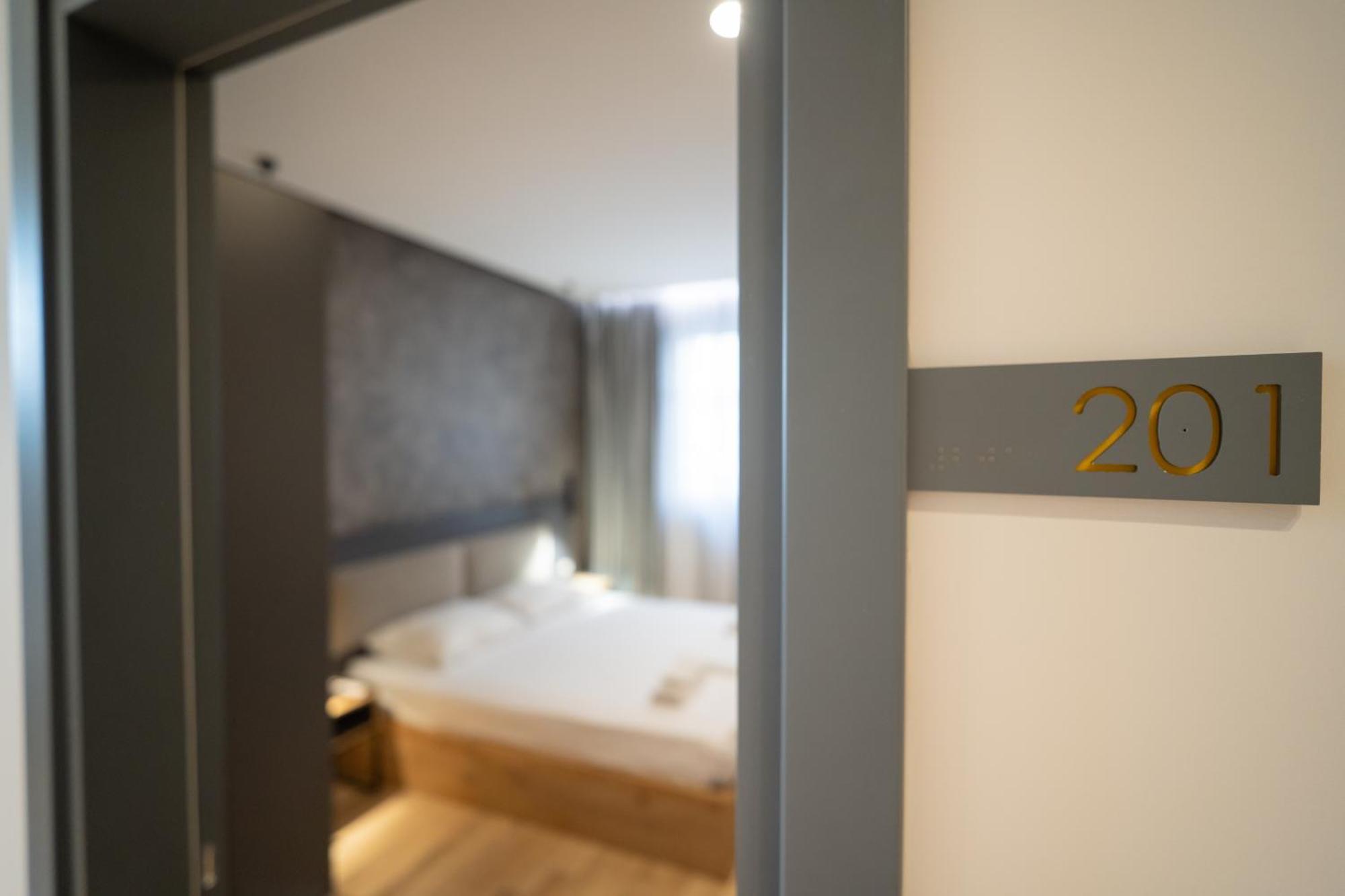 Center Boutique Hotel Tiranë Luaran gambar