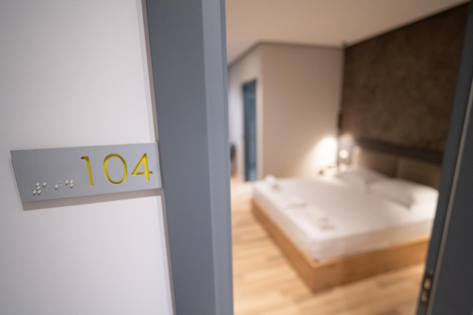 Center Boutique Hotel Tiranë Luaran gambar
