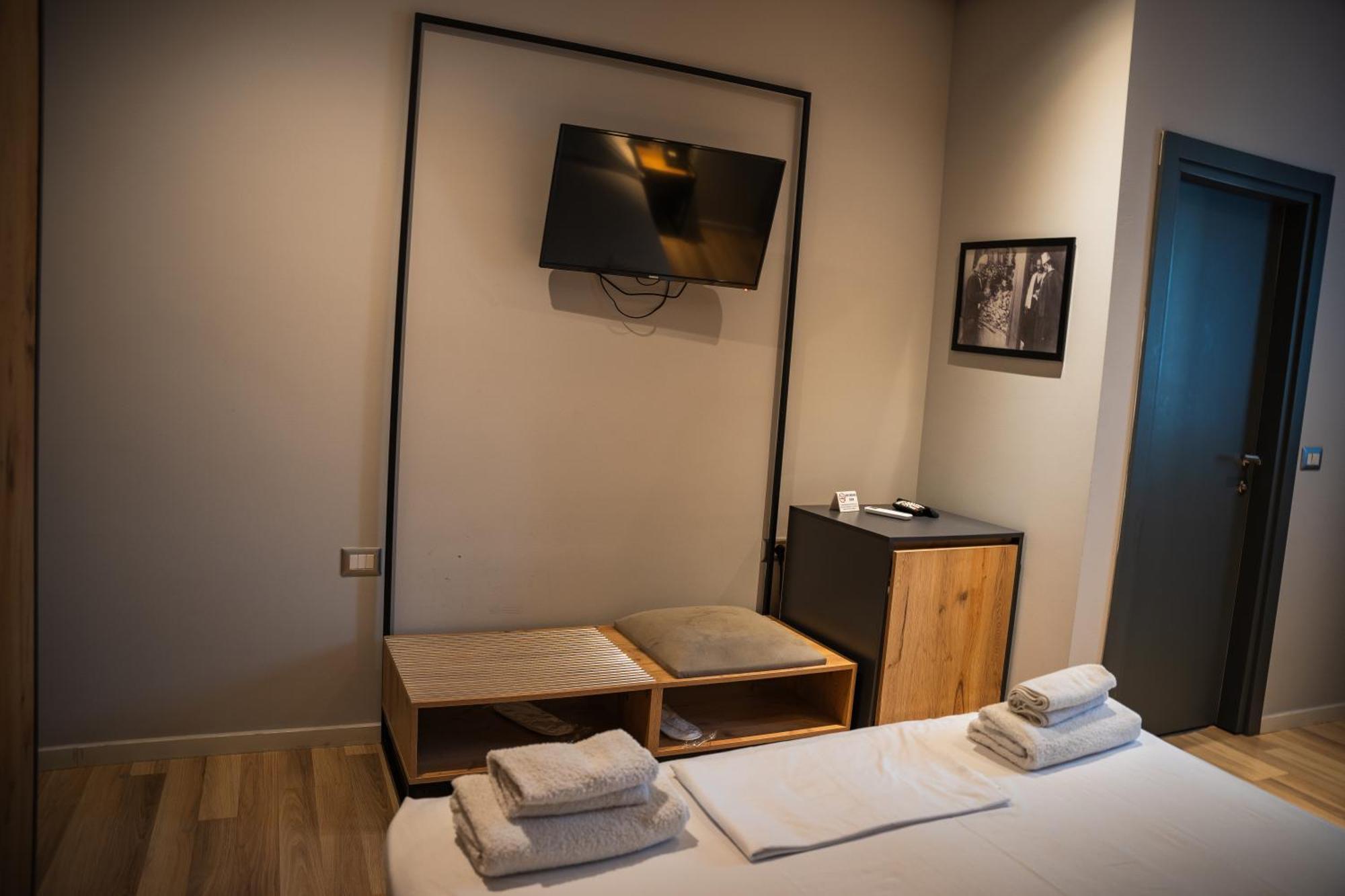 Center Boutique Hotel Tiranë Luaran gambar