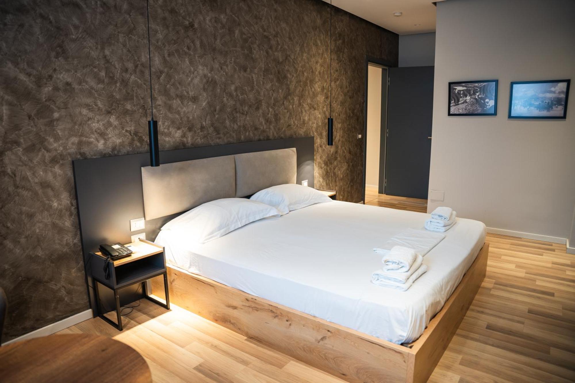 Center Boutique Hotel Tiranë Luaran gambar