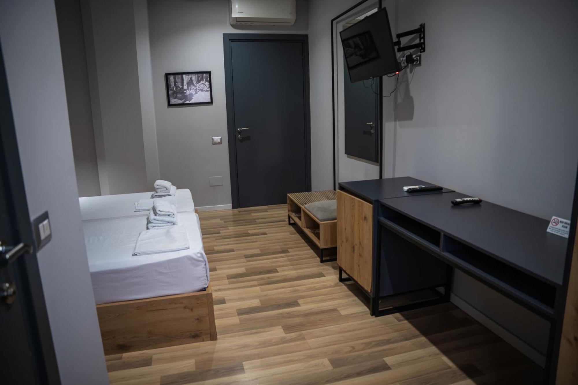 Center Boutique Hotel Tiranë Luaran gambar