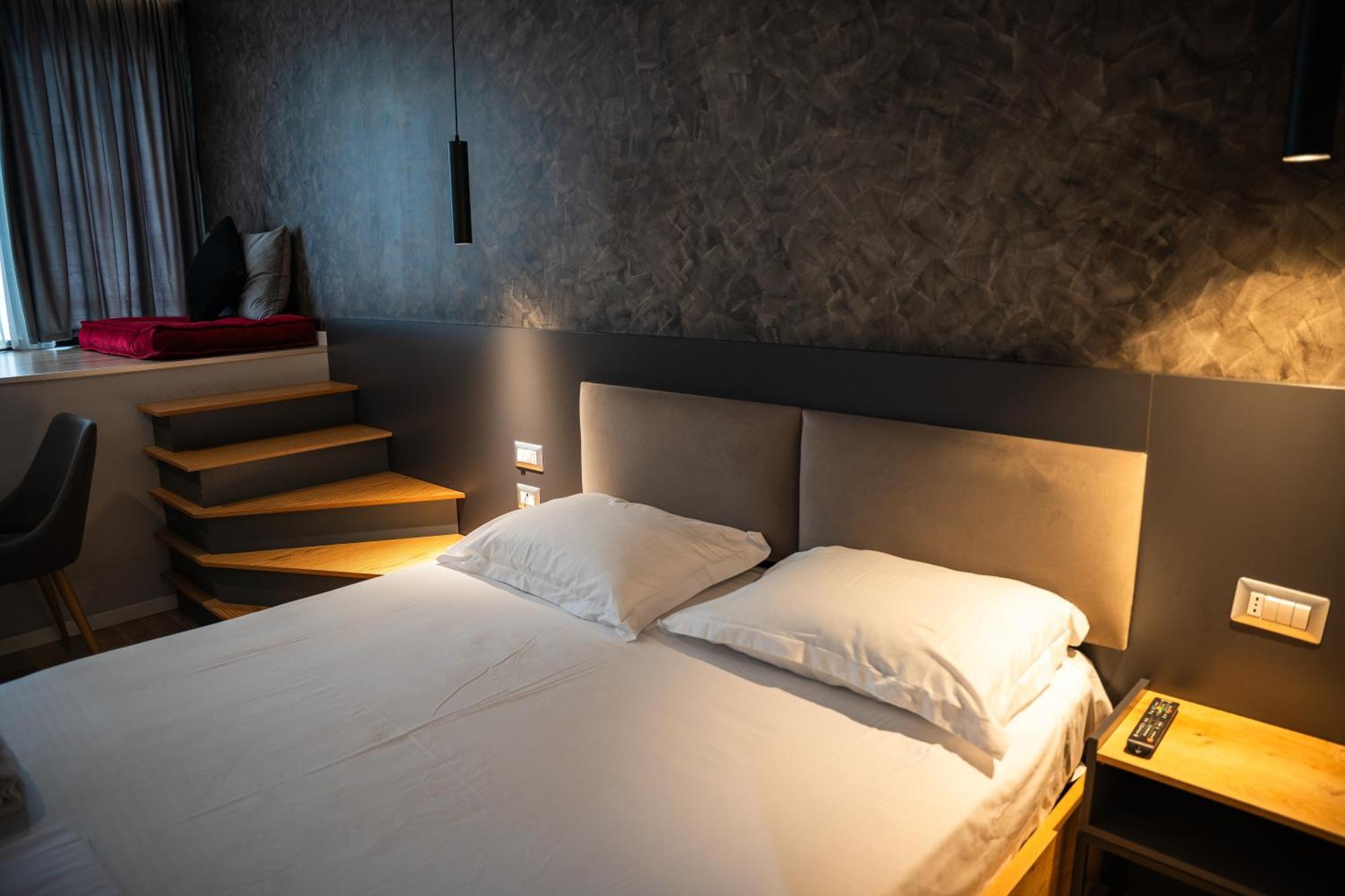 Center Boutique Hotel Tiranë Luaran gambar